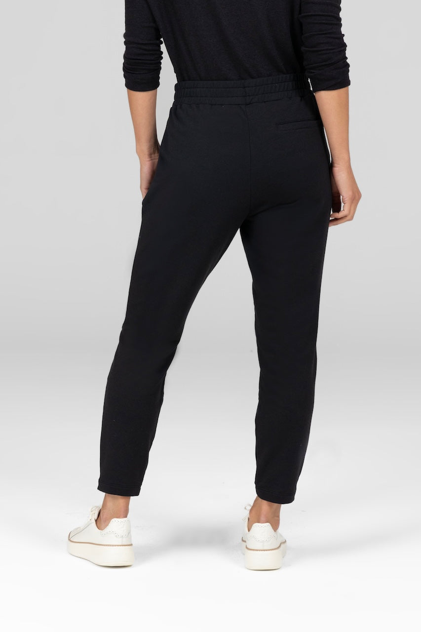 TRAVEL PINTUCK JOGGER: BLACK